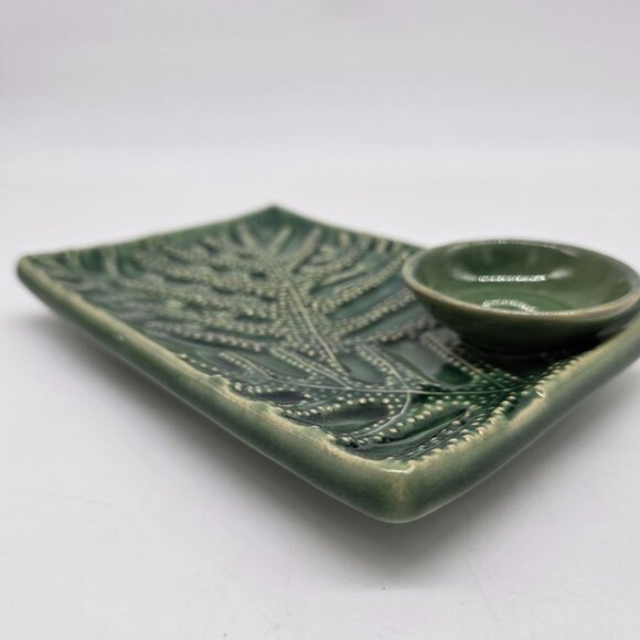 Hoening Maui Ceramic Fish Motif Sushi Platter & Soy Sauce Bowl Embossed Leaves - Picture 5 of 6